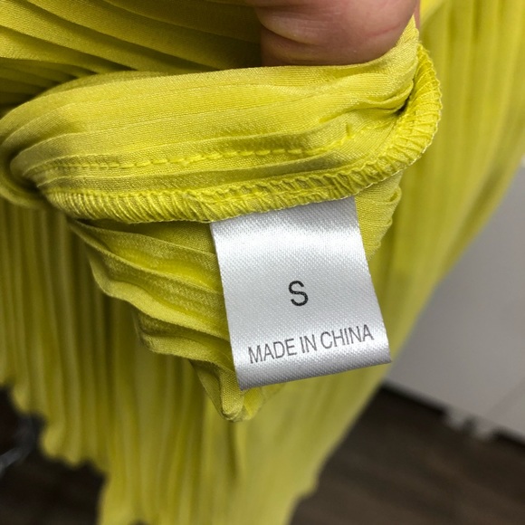 MADISON MARCUS Pleated Top - Picture 2 of 3